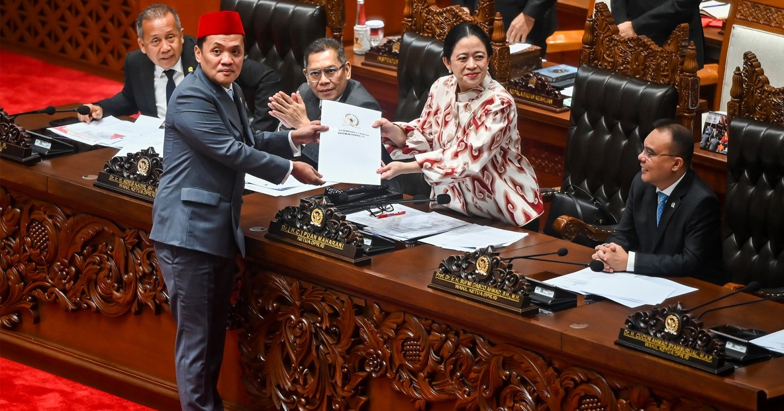 Rapat Paripurna DPR RI Telah resmi mensahkan RKUHAP
