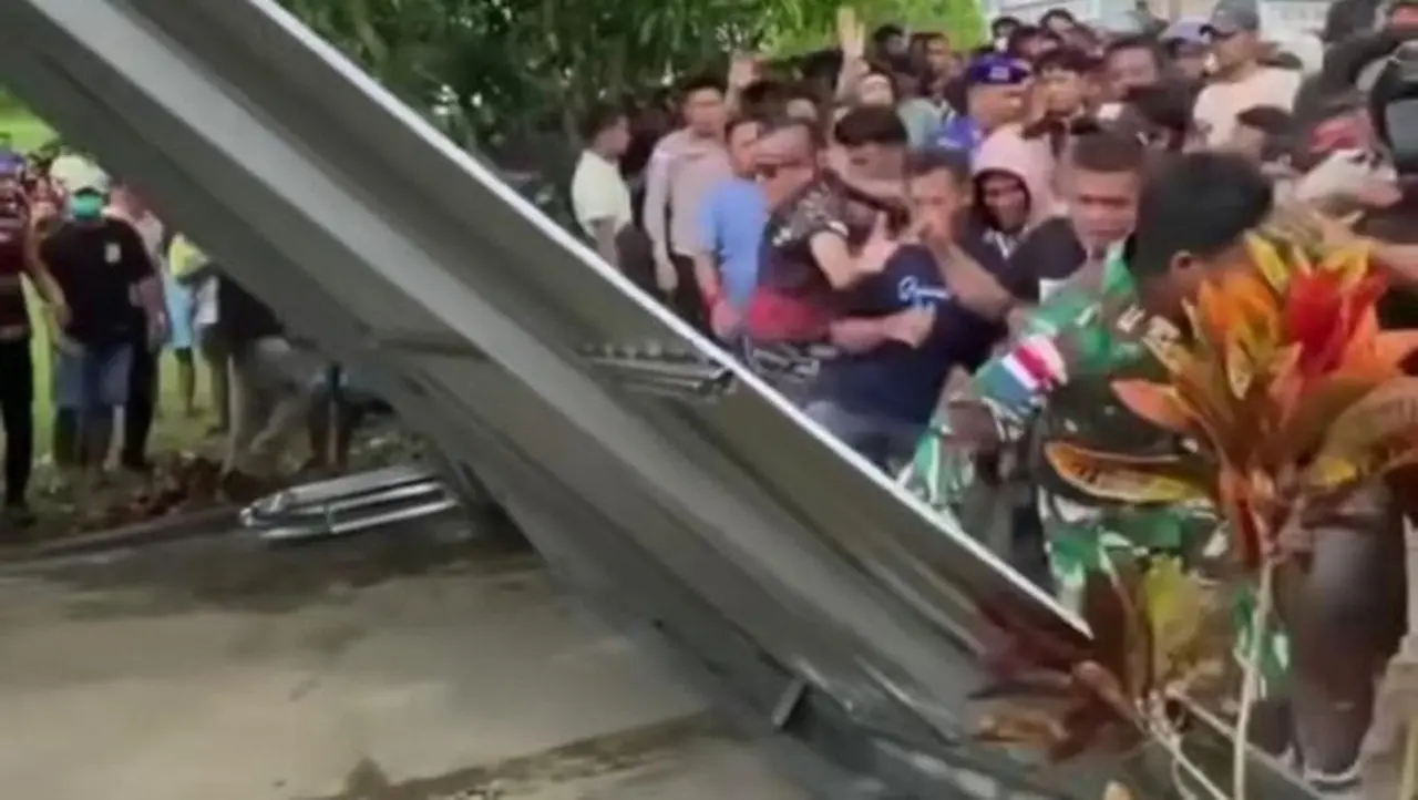Guru SMK Dikeroyok Lima Oknum TNI AL di Talaud, Warga Kepung Mako Lanal Melonguane
