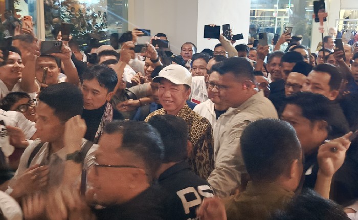 Jokowi Tiba di Makassar, Beri Arahan Strategis pada Rakernas PSI