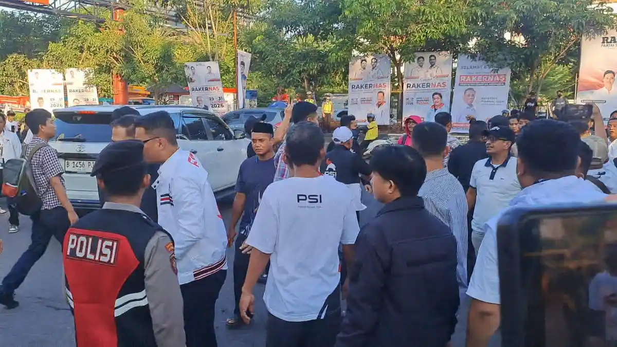 Demo Tolak Kedatangan Jokowi di Makassar Memanas, Mahasiswa Tegaskan Sulsel Bukan “Kandang Gajah”