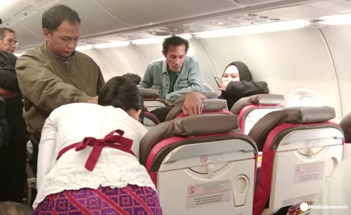 Power bank terbakar di kabin Batik Air rute Makassar-Jakarta, awak pesawat berhasil kendalikan situasi