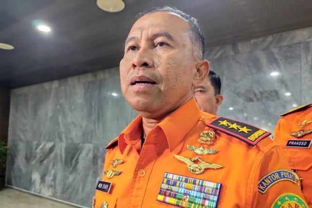 Kepala Kantor SAR Surabaya tegaskan operasi pencarian dilakukan maksimal demi keselamatan korban