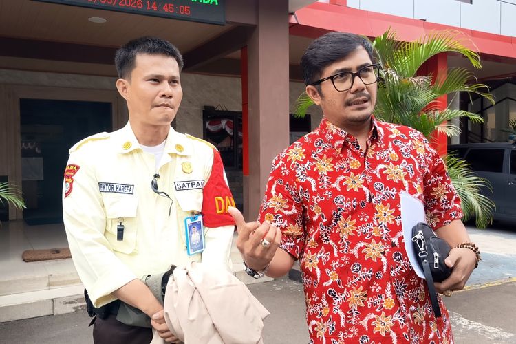 Ketua RW di Tangerang bentangkan bendera Merah Putih 400 meter, hasil gotong royong warga