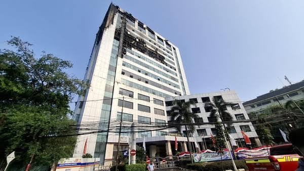 usai kebakaran gedung bapenda dki, sekitar 1.000 asn diminta wfh bergantian