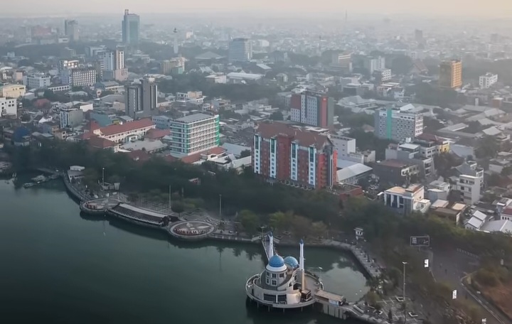Asap dari Kalimantan Diduga Terbawa Angin hingga Makassar