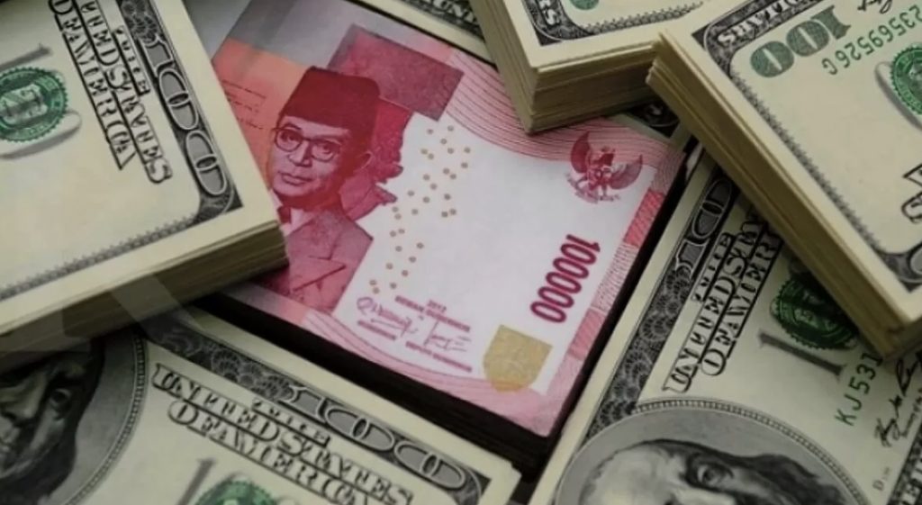Rupiah Dibuka Melemah ke Rp17.903 per Dolar AS, Pasar Masih Berfluktuasi