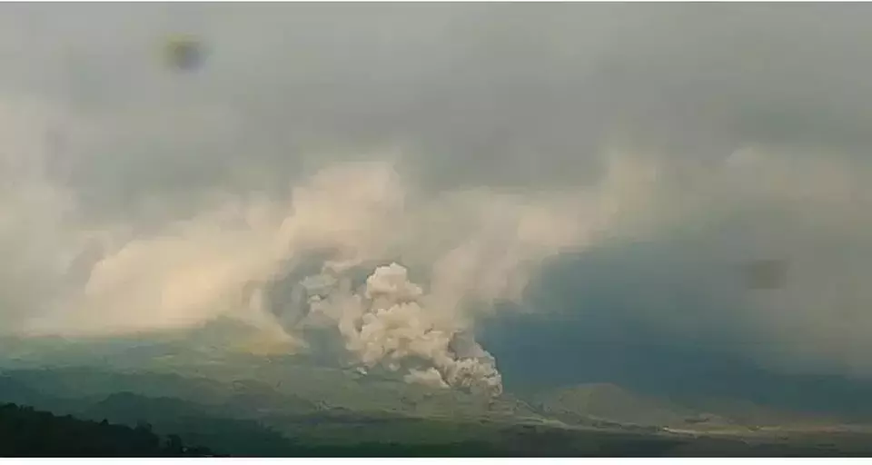 Gunung Semeru Kembali Erupsi Rabu Pagi, Status Masih Level III Siaga